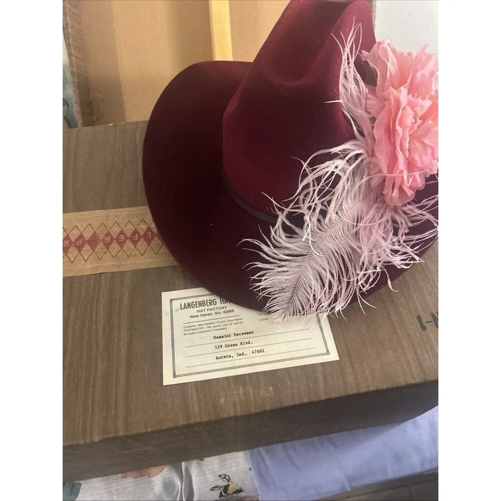 Vintage hat and box with original receipts size 7 cowboy hat 1984 Pink Feather